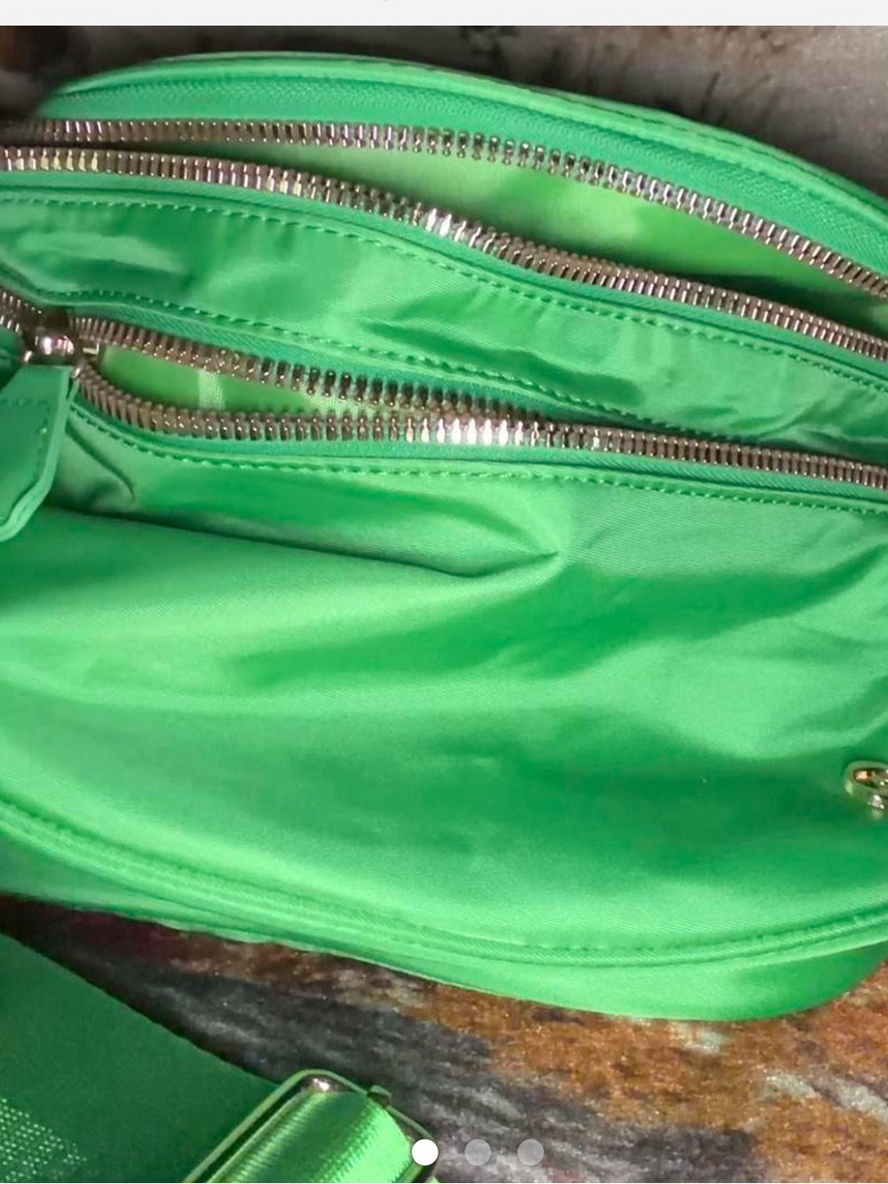 Green Women's Crossbody Bag - Classic Everyday Style